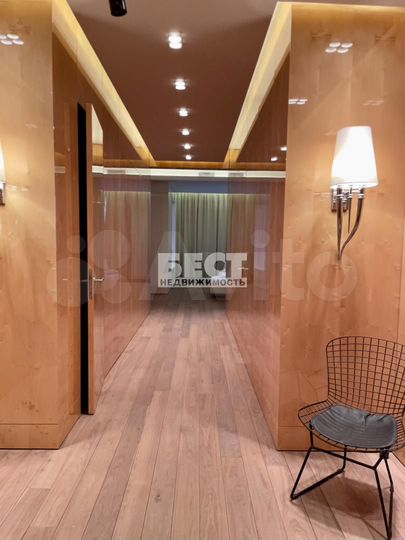 3-к. квартира, 236 м², 5/5 эт.