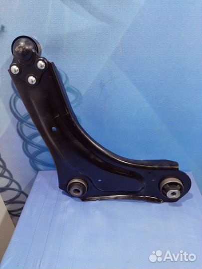 Рычаг подвески Renault fluence Лев