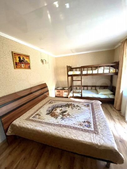 Комната 24 м² в 5-к., 1/2 эт.