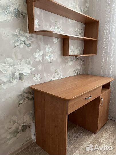 Письменный стол