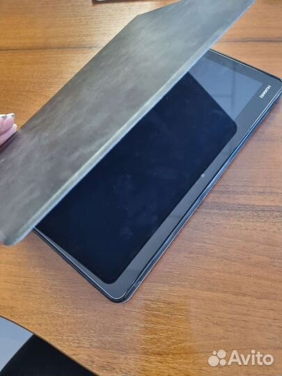 Планшет huawei М3 Lite, в отл сост
