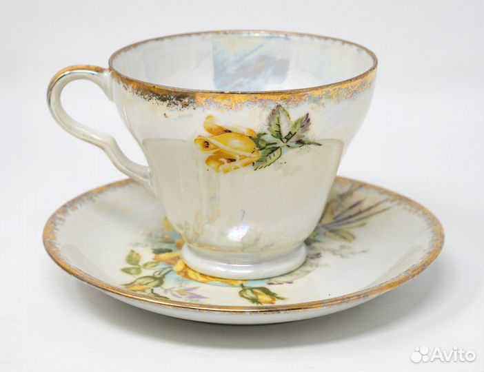 Перламутровая чашка с желтой розой, Япония