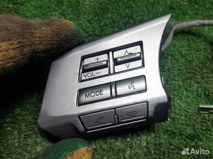 Кнопки мультимедиа на руль Subaru Legacy/ Outback