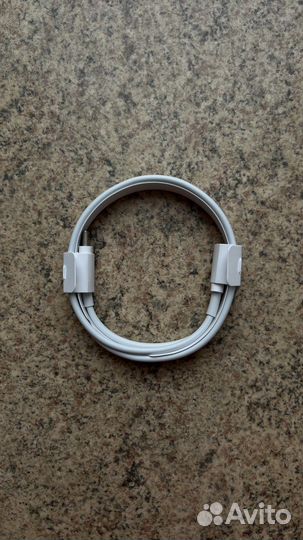 Зарядка на iPhone кабель