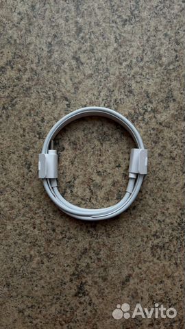 Зарядка на iPhone кабель