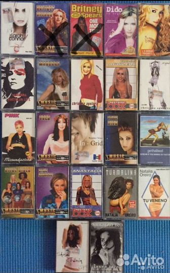 Аудиокассеты с записями разных исполнителей