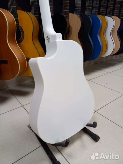 Акустическая Белая гитара Новая