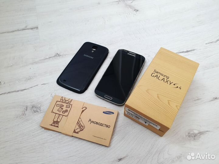 Телефон Samsung Galaxy S4