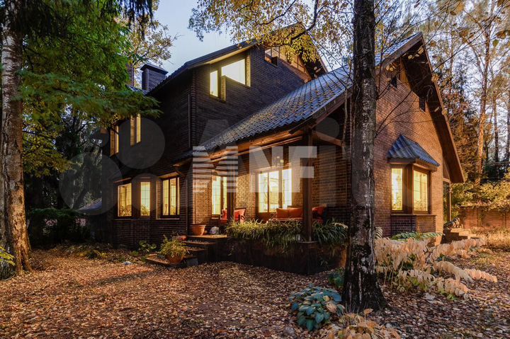 Дом 450 м² на участке 21,2 сот.