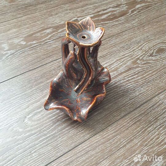 Подставка для благовоний. Стелющийся дым