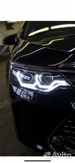 Продаётся передняя правая фара на Toyota Camry 55