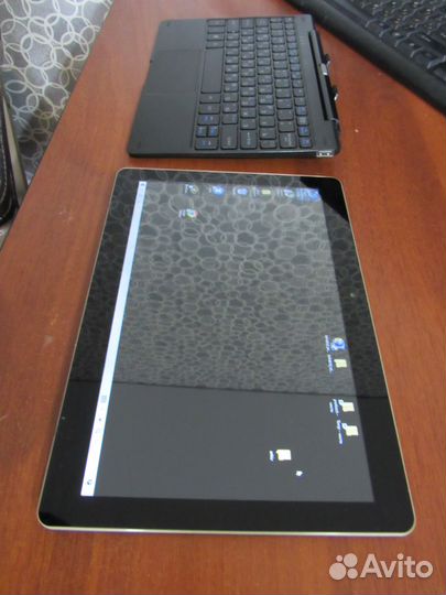 Планшет Irbis TW88 32 Гб + клавиатура