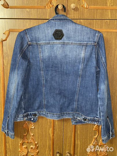 Джинсовая куртка