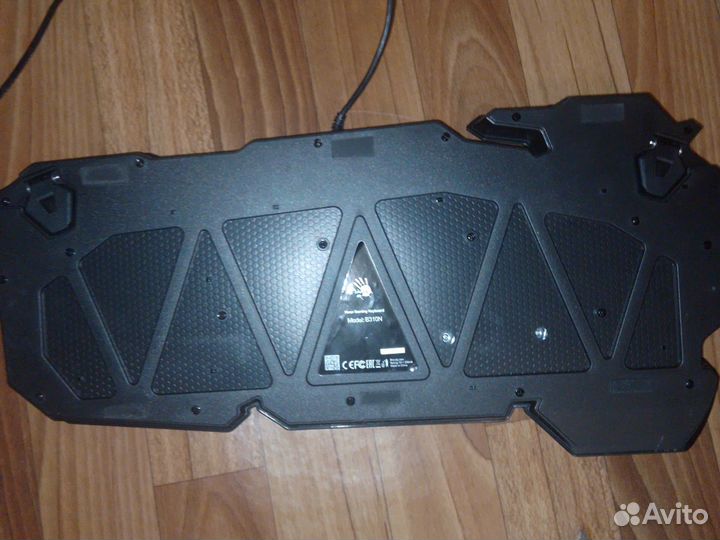 Механическая клавиатура полно размерная от блуди