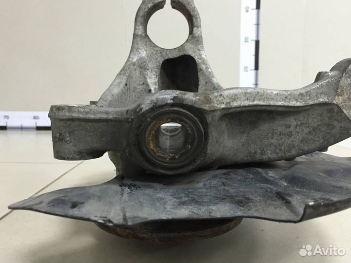 Кулак поворотный передний правый Skoda Octavia A7