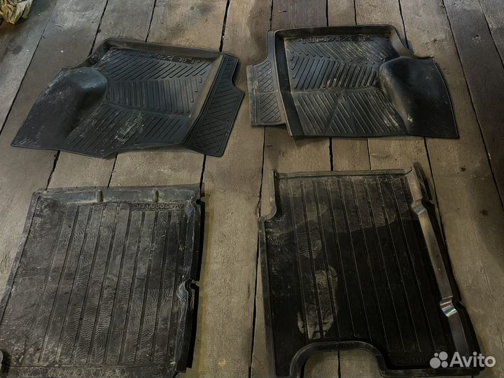 Автомобильные коврики резиновые