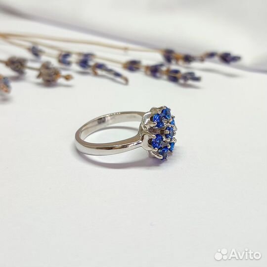 Золотое кольцо с сапфиром