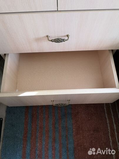 Шкаф двустворчатый