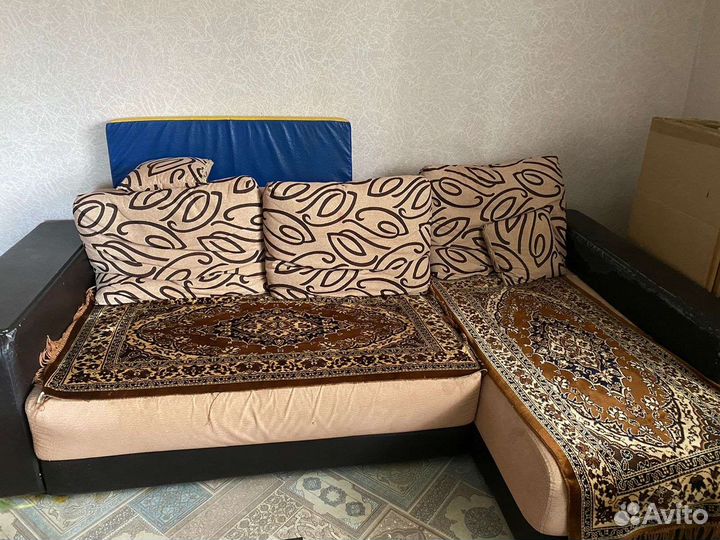 Большой угловой диван бу