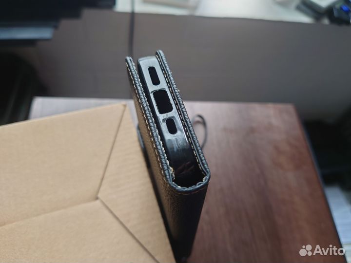 Чехол книжка на iPhone 13 Pro, новый