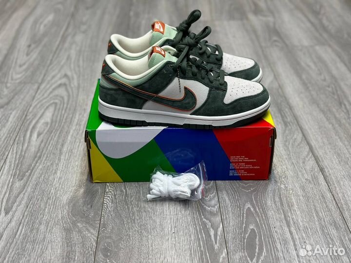 Кроссовки Nike SB Dunk Low