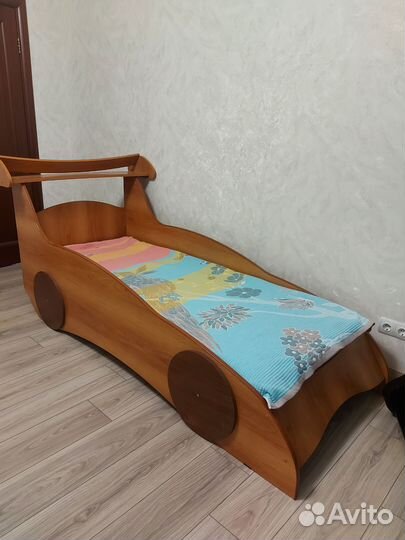 Детская кровать машина бу с матрасом
