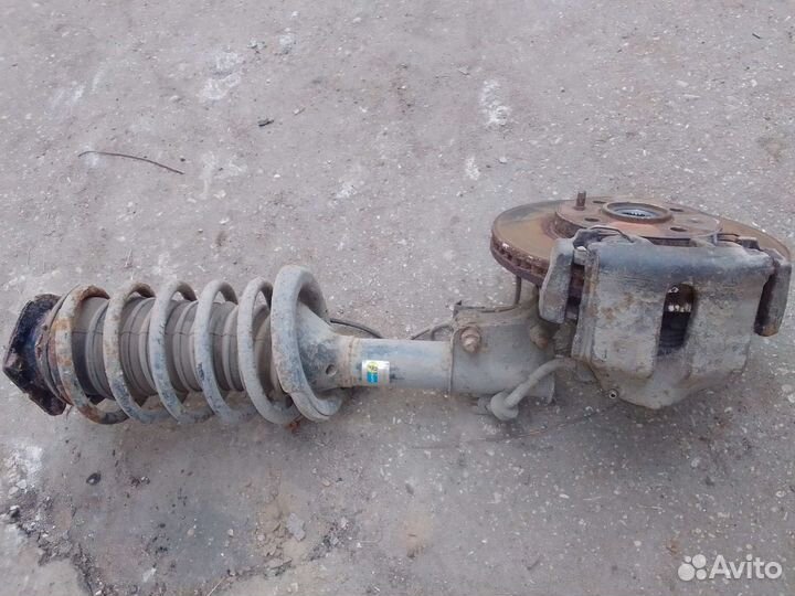 Стойка амортизатора