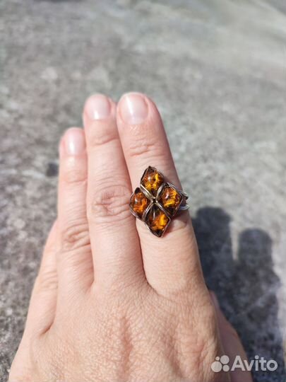 Серебряное кольцо СССР с янтарем