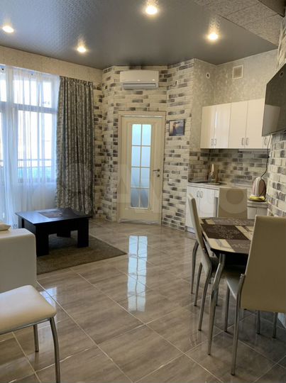 3-к. квартира, 82 м², 2/10 эт.