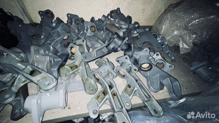 Кронштейн энергоаккумулятора 43118-3502121