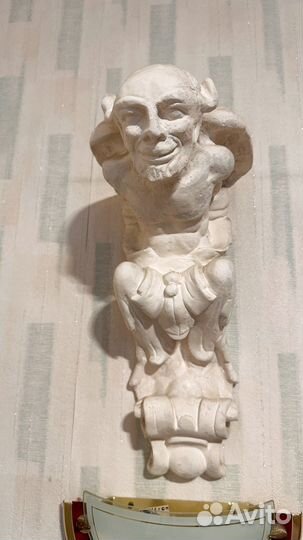 Скульптура гипсовая на стену