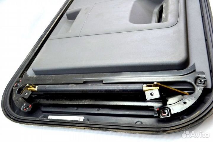 Люк в крыше renault trucks Premium (01.96)