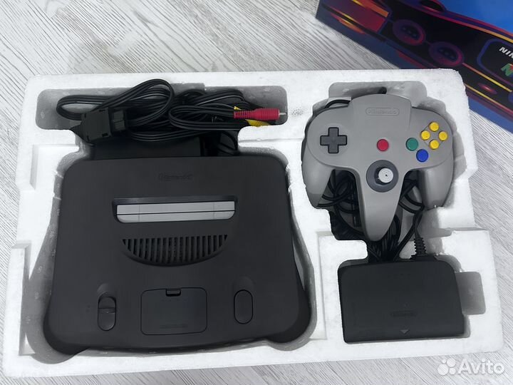 Nintendo 64 в коробке