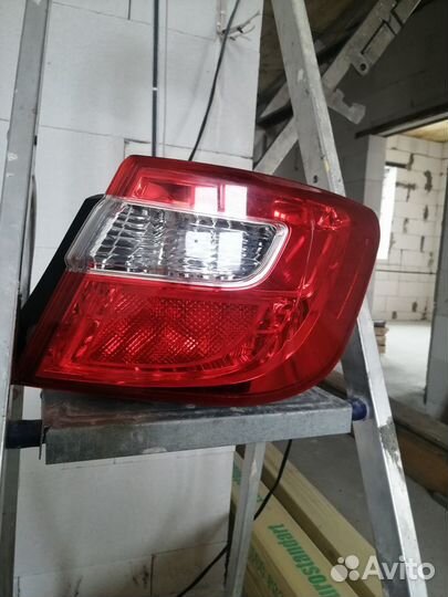 Фонарь тойота камри v50, 50