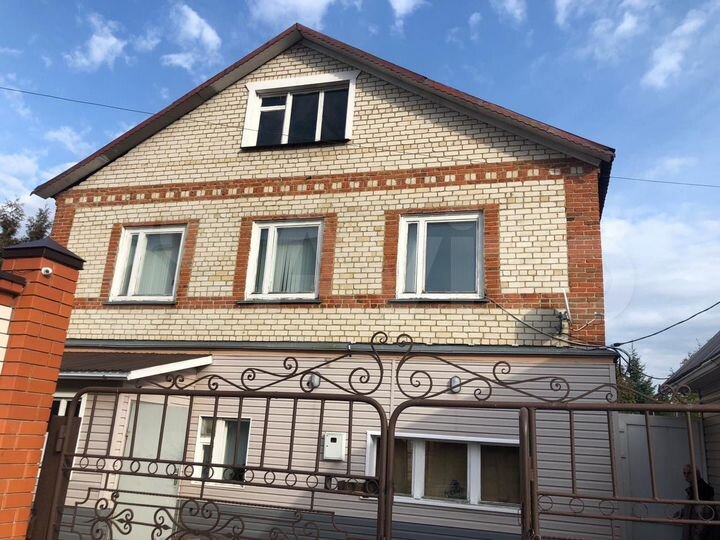 Дом 225 м² на участке 12 сот.