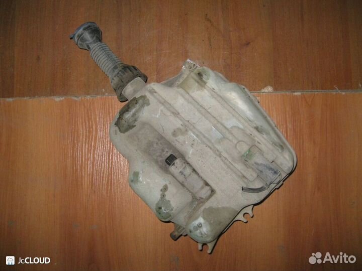 Бачок стеклоомывателя на peugeot 406 8E/F, 8B