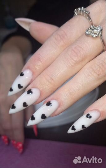 Гель-лак, наращивание ногтей в салоне