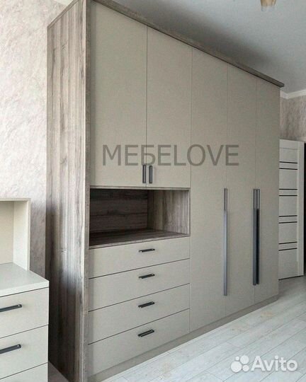 Шкаф распашной на заказ рабочая зона