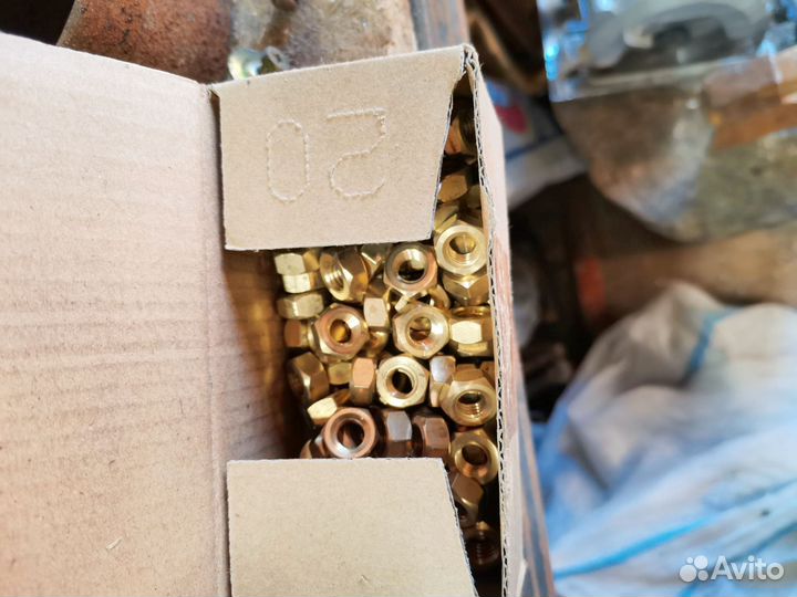 Гайки латунные