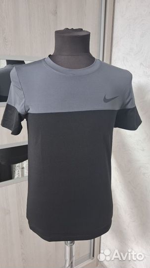 Толстовка новая Nike S