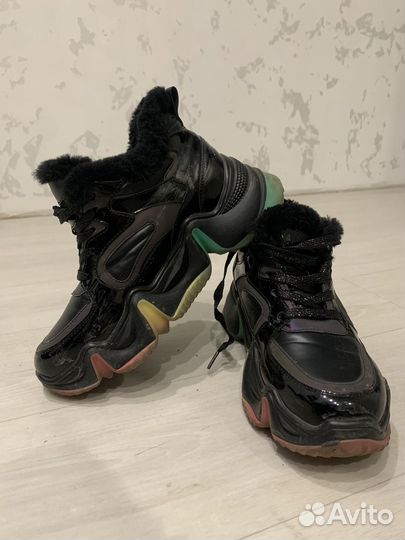Кроссовки зимние