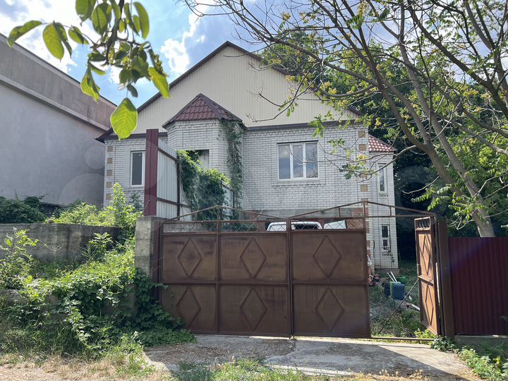 Дом 267,2 м² на участке 6 сот.