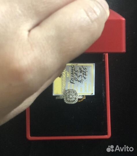 Золотое кольцо с бриллиантами