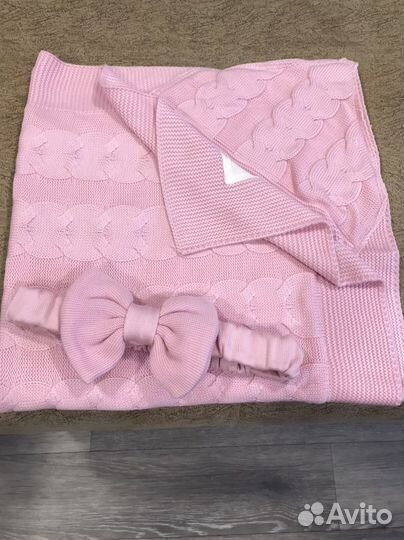 Вязаный комплект на выписку для девочки