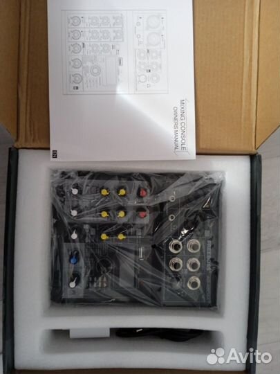 Микшерный пульт+голосовые эфекты 88 шт. 4 канала