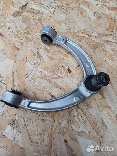 Рычаг подвески верхний передний левый