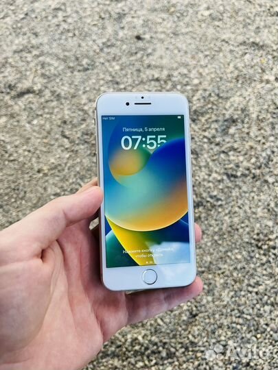 iPhone 8, 64 ГБ