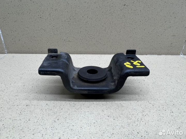 Кронштейн радиатора Hyundai Solaris седан G4LC