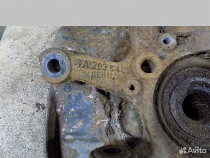 Кулак поворотный задний правый W203 2000-2006