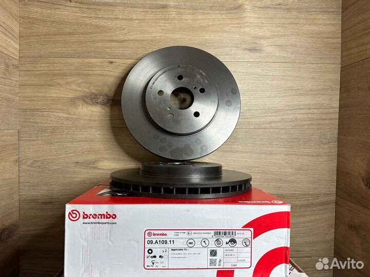 Диск тормозной передний Brembo Toyota Lexus